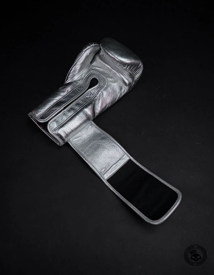 Superare Fight Goods Superare S40 Velcro Gloves - Silver SUPERARE ITALY 4 Superare Fight Goods Superare S40 Velcro Gloves - Silver SUPERARE ITALY